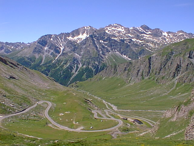 colle dell'agnello giro d'italia montagne scalatori