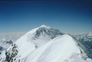 Shisha Pangma, la cima principale vista dalla cima middle