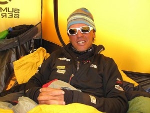 Simone Moro a campo 3 dell'Everest