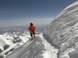 Nives Meroi sull'Everest  (archivio Nives Meroi)