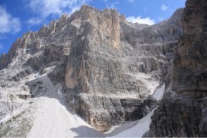 Strada degli alpini lungo Cima Undici (Photo Dolomitibrenta.it)
