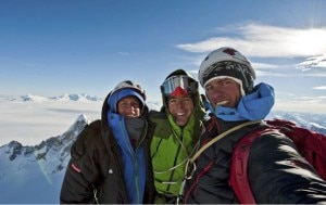 Stephan Siegrist Dani Arnold e Thomas Senf sulla cima della Torre Egger (Photo Thomas Senf)