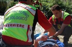 Un'immagine del soccorso alpino in azione