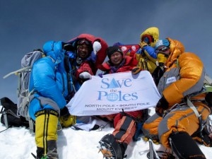 Eric Larsen e gli Sherpa in cima all'Everest
