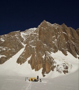 Dal campo base del monte Kyzyl Asker (Photo Franz Walter) Dal campo base del monte Kyzyl Asker (Photo Franz Walter)