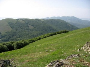 Monti Calvelluzzo e Pierfaone dalla vetta del monte Volturino