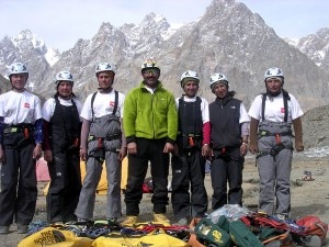 Le alpiniste della Shimshal Mountaineering School