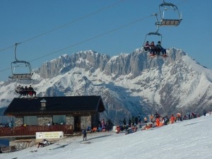 Il Monte Pora e sullo sfondo la Presolana