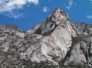 Le vie e il bivacco (Photo Cordillera) Le vie e il bivacco (Photo Cordillera)