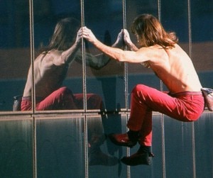 Alain Robert scala la torre Ibm di Johannesburg Alain Robert scala la torre Ibm di Johannesburg