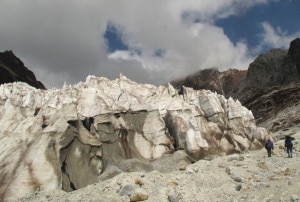 Huayna Potosi glacier (Photo courtesy www.combusem.com)