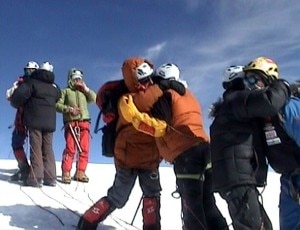 Le ragazze dello Shimshal in vetta (Photo courtesy www.explorersweb.com)