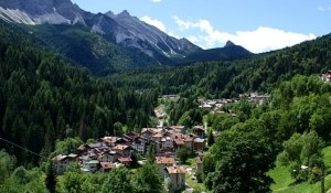 Paese di montagna (Photo courtesy www.albergoalsole.eu)