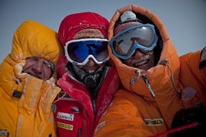 Simone, Cory, Denis in cima al GII d'inverno (Photo courtesy www.simonemoro.com)