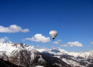 In mongolfiera sopra il Monte Bianco