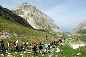 Bene il turismo in montagna