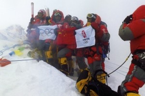 Fiaccola olimpica sull'Everest
