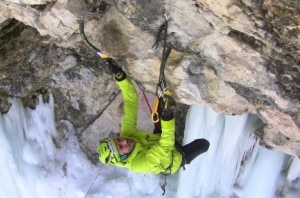 Florian Riegler su Dolasilla (Photo salewa) Florian Riegler su Dolasilla (Photo salewa)