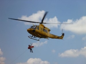 Il Soccorso alpino recupera la salma con il verricello