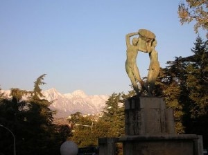 L'Aquila e il Gran Sasso (Photo courtesy Sbngs.it)