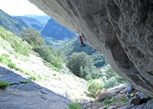 Pedeferri sulle linee della Grotta del Ferro (Photo Ricky Felderer courtesy www.ragnilecco.com)