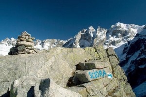 Nei pressi del sentiero attrezzato Il Viale che collega i rifugi Sciora e Sasc Furä (foto R.Moiola courtesy waltellina.com)