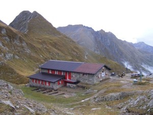 Rifugio Nani Tagliaferri (Photo courtesy naturamediterraneo.com)