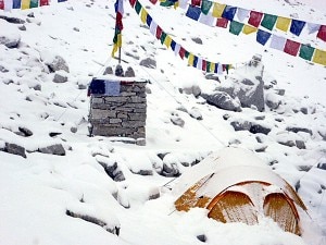 Tende sotto la neve (Photo courtesy of Explorersweb.com)