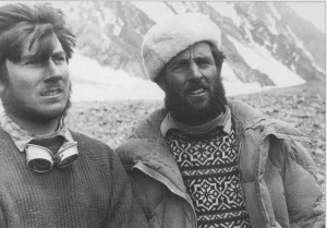 Walter Bonatti ed Eric Abram al K2 nel 1954