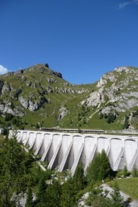 Monte Padon e diga artificiale del Lago Fedaia (Photo courtesy of ciclibalduzzi.it)