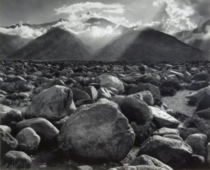 Uno degli scatti esposti: il Monte Williamson in Sierra Nevada (Photo Ansel Adams courtesy of www.fondazionefotografia.it)