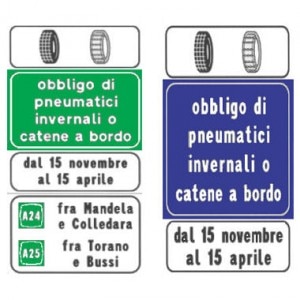 I cartelli che segnalano l'obbligo di montare pneumatici invernali o di avere a bordo le catene da neve (Photo courtesy of www.sicurauto.it) 