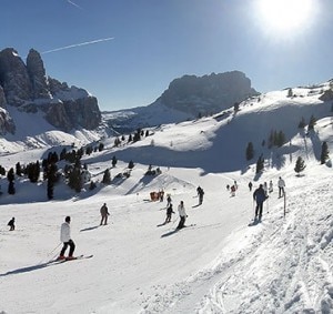 Una delle piste del comprensorio Dolomiti Superski (Photo courtesy of www.val-gardena.com)