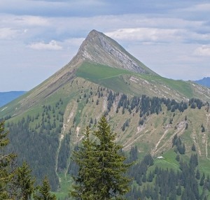 Dent de Lys (Photo courtesy of www.hikr.org)