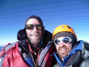 Chad Kellogg e David Gottlieb in cima al Pangbuk Ri  (Photo www.humanedgetech.com)