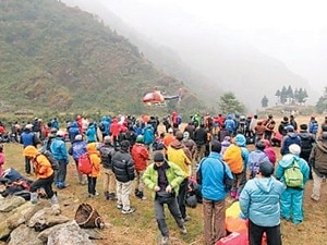 Evacuati i turisti a Lukla (Photo www.nepalmountainnews.com)