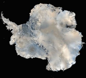 I ghiacci che ricoprono il continente antartico (© NASA)