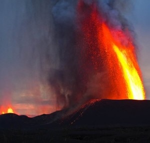 L'eruzione del Nyamuragira (AP Photo/Virunga National Park, Cai Tjeenk Willink)