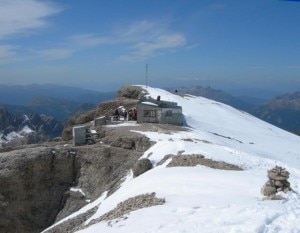 Rifugio Capanna Punta Penia (Photo alefoto.it)