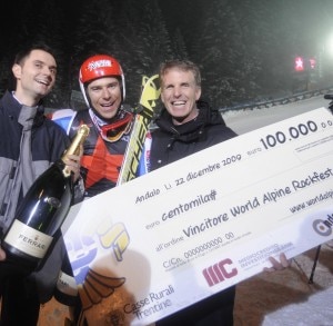 Cyprien Richard e l'assegno da 100 mila euro vinto durante l'edizione 2009 (Photo courtesy of  www.discoveryalps.it)