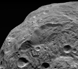 La foto di Vesta pubblicata dalla NASA sul proprio sito (© NASA, JPL-Caltech, UCLA, MPS, DLR, IDA)