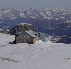 Rifugio Boè (Photo courtesy of www.skiforum.it)