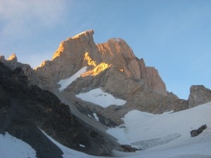 Aguja Guillamet e a destra l'Aguja Mermoz (Photo cascadeclimbers.com)