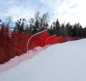 Le reti di protezione sulle piste (Photo courtesy of www.funiviegranparadiso.it)