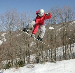 Evoluzioni con lo snowboard (Photo courtesy of www.onthesnow.it)