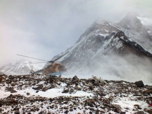 Elicottero in Karakorum (Foto d'archivio - courtesy Explorersweb.com)