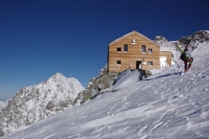 Rifugio Marco e Rosa (Photo courtesy Beno - waltellina.com)