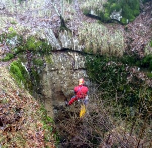 Entrata di una delle grotte di Sesana (Photo courtesy of www.grottacontinua.org)