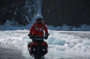 Juan Menéndez Granados nella travesata del Lago Baikal (Photo  Juan Menéndez Granados )