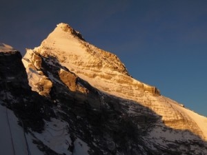 Everest first step (Photo courtesy Uelisteck.ch)